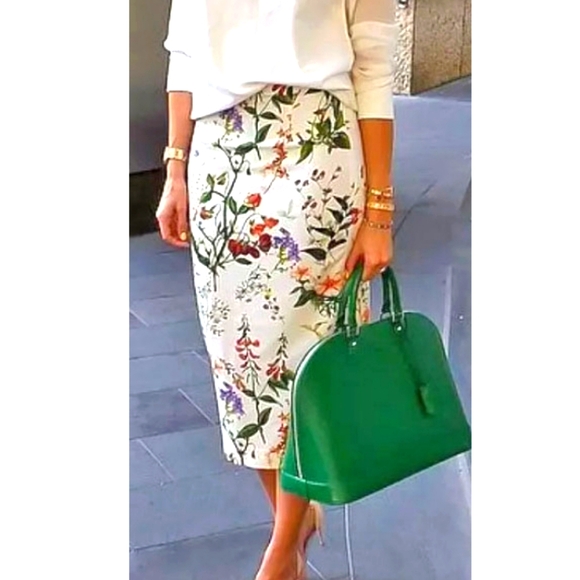 Zara Dresses & Skirts - Zara White Floral Mid-Calf Pencil Polyester Skirt. Size Small.